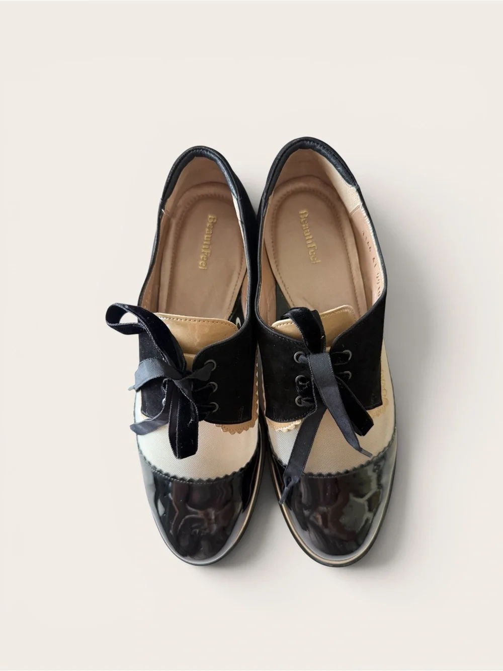 BeautiFeel Black Patent Cream Leather Spectator Lace Up Oxford Flats⁠